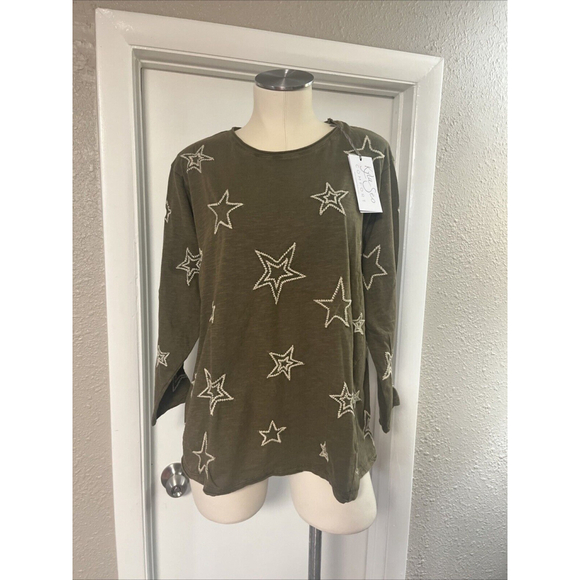 scandanavian embossed top by kyla seo - Picture 1 of 14